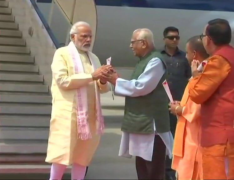 PM का पूर्वांचल दौरा: वाराणसी पहुंचे PM मोदी, CM व राज्यपाल ने किया स्वागत, आजमगढ़ रवाना