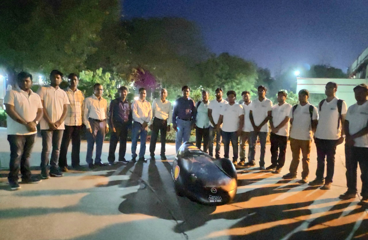 IIT BHU: विश्व में अपना लोहा मनवाने जाएगी ‘टीम अवरेरा’