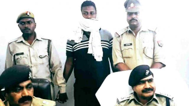 FB पर EVM में गड़बड़ी की अफवाह फैलाने पर युवक गिरफ्तार