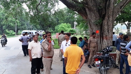 बीएचयू में दो गुट आपस में भिड़े, चला चाकू