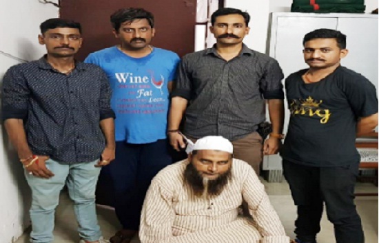 आजमगढ़: सिमी के पूर्व राष्ट्रीय अध्यक्ष को गुजरात पुलिस ने घर से दबोचा