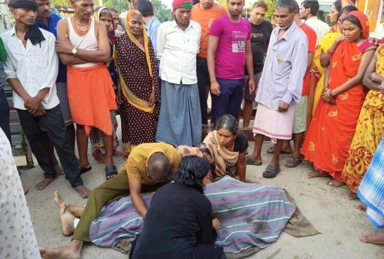 हाथ-पैर तोड़ सिर कूचकर निर्मम हत्या, शव मार्ग पर रखकर लगाया जाम